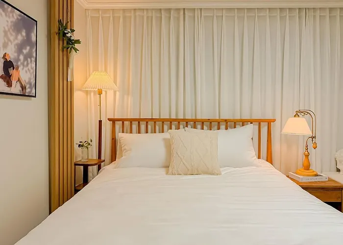 Onstay Jamwon Sinsa K-beauty Coex Apartment *
