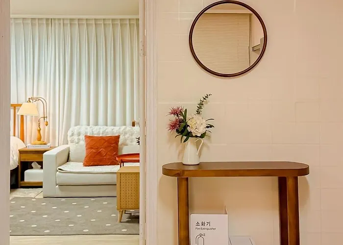 Onstay Jamwon Sinsa K-beauty Coex Apartment