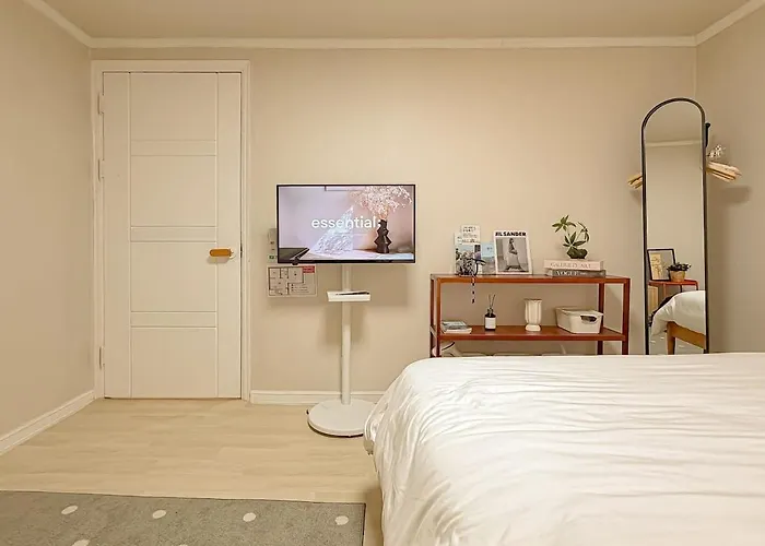 Onstay Jamwon Sinsa K-beauty Coex Apartment