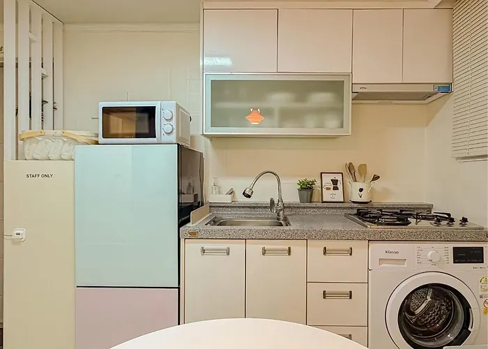 Apartment Onstay Jamwon Sinsa K-beauty Coex Seoul
